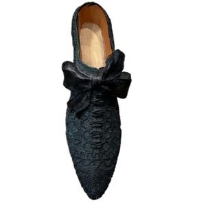 Mini Victorian shoe 1999 EUC